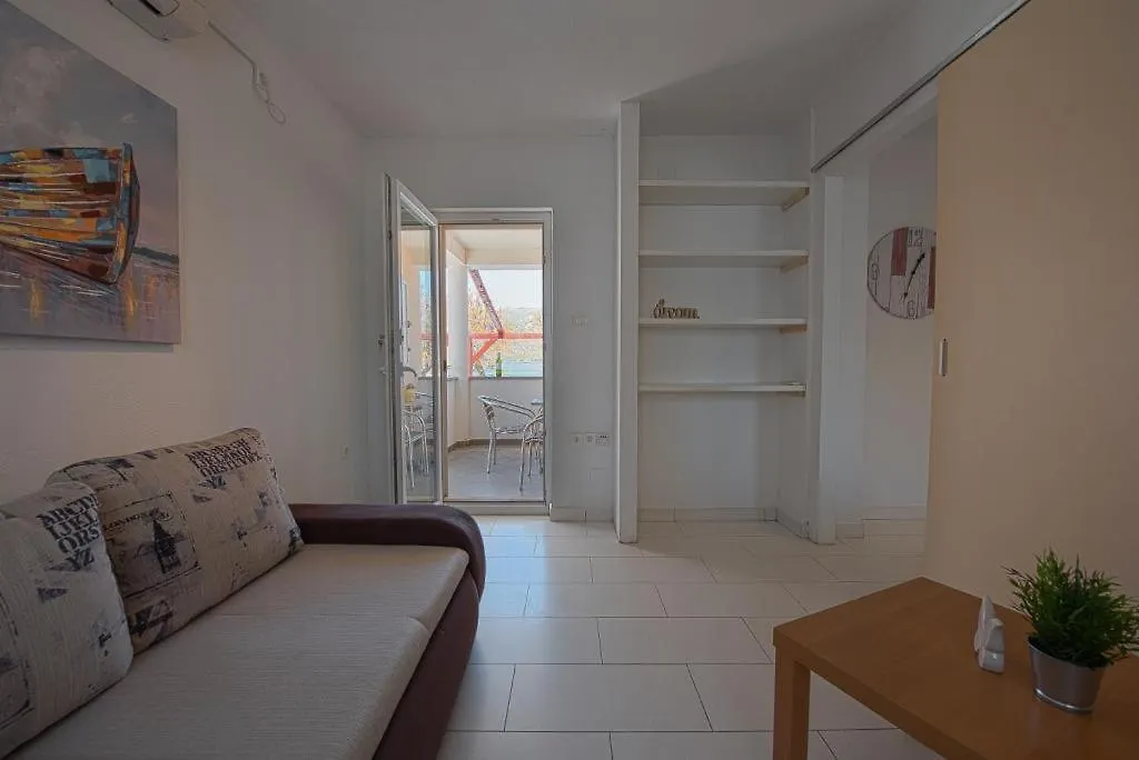 Apartments Petra Razanac