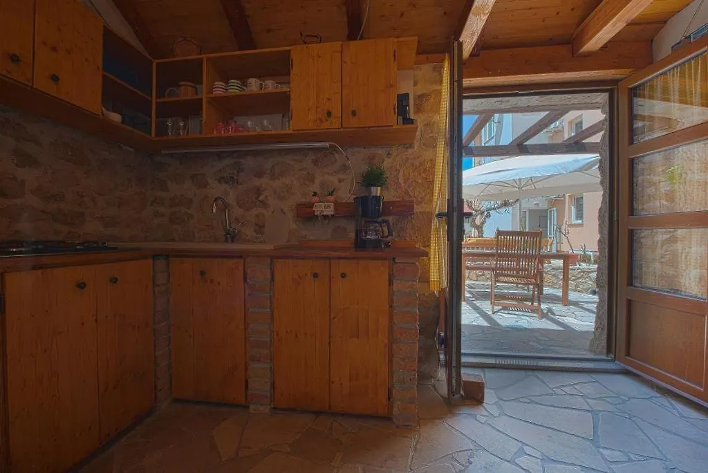 Apartments Petra Razanac