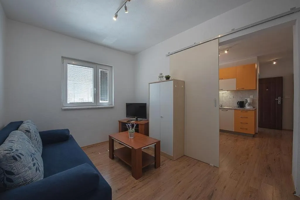 Apartments Petra Razanac