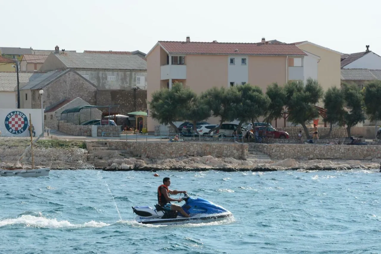 Apartments Petra Razanac