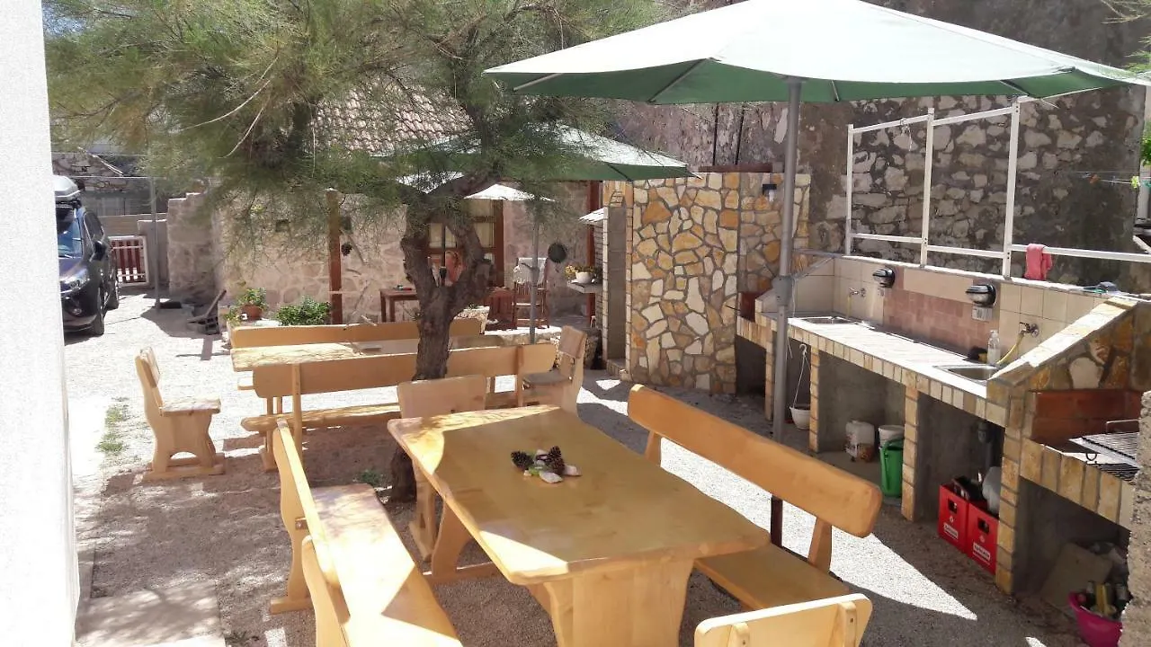Apartments Petra Razanac