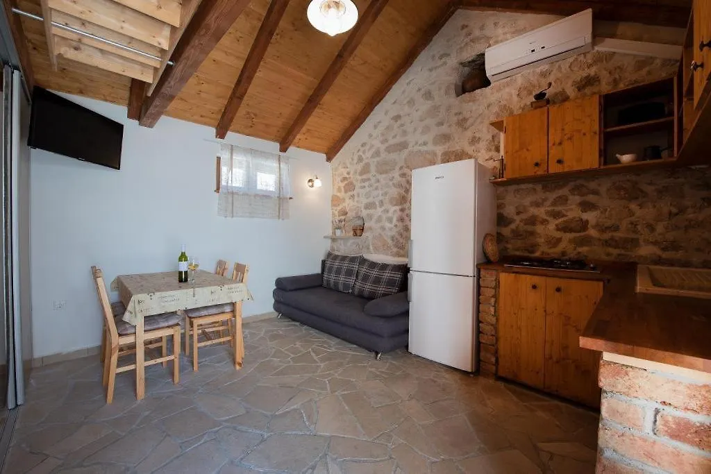 Apartments Petra Ražanac